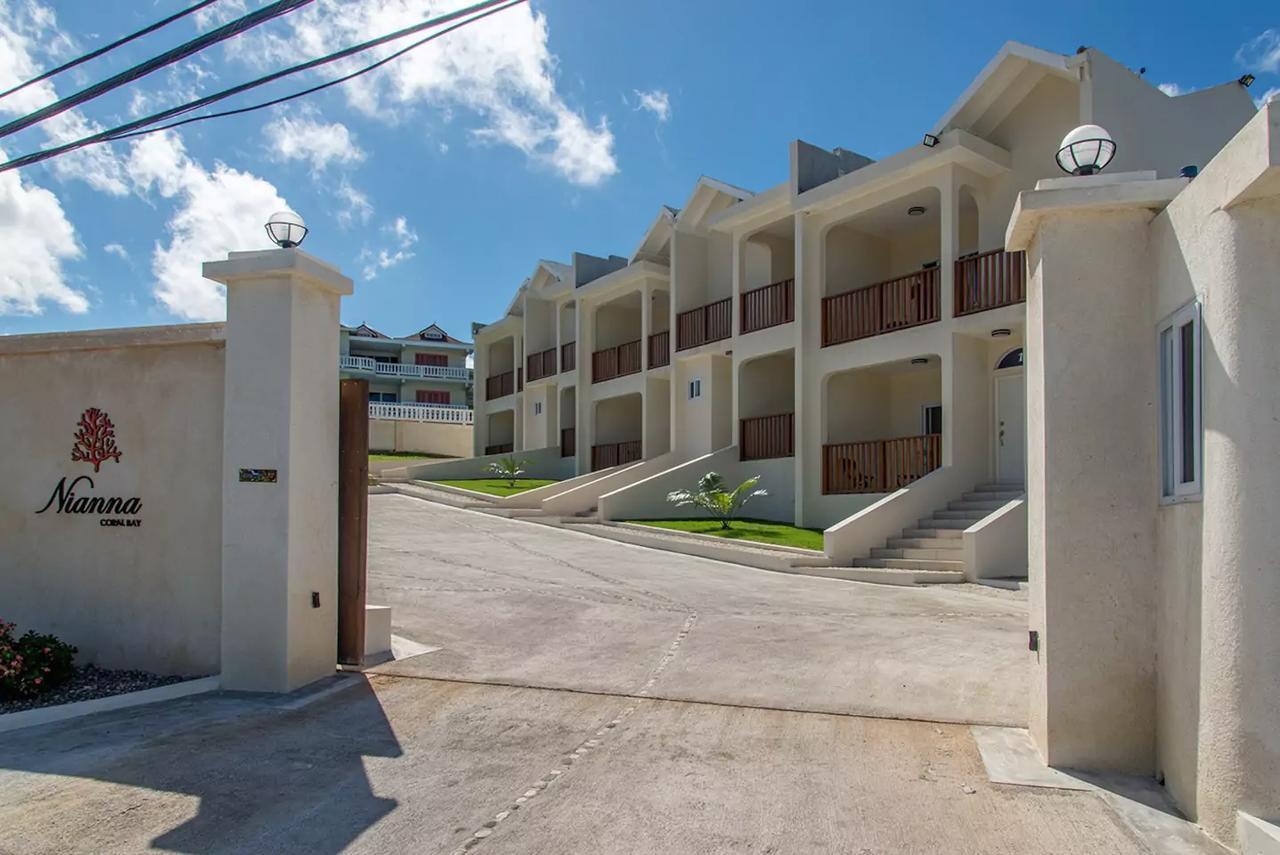 Family Complex Beside Beach W/Pool Montego Bay #1 المظهر الخارجي الصورة