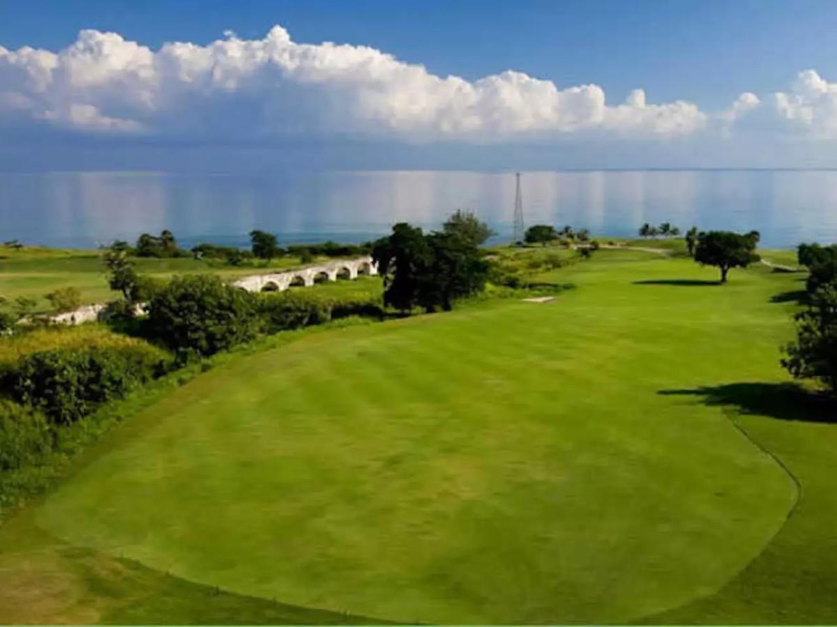 Family Complex Beside Beach W/Pool Montego Bay #1 المظهر الخارجي الصورة