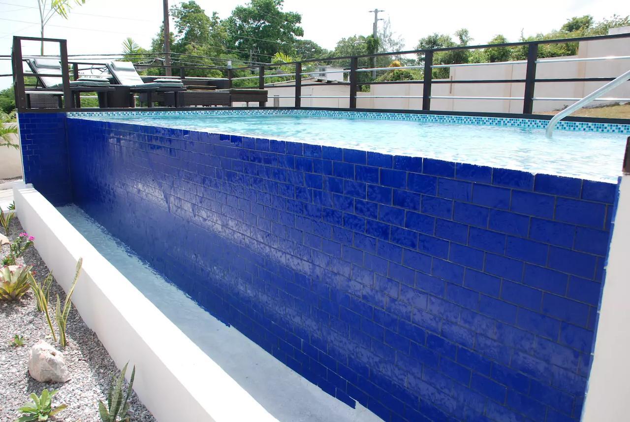 Family Complex Beside Beach W/Pool Montego Bay #1 المظهر الخارجي الصورة
