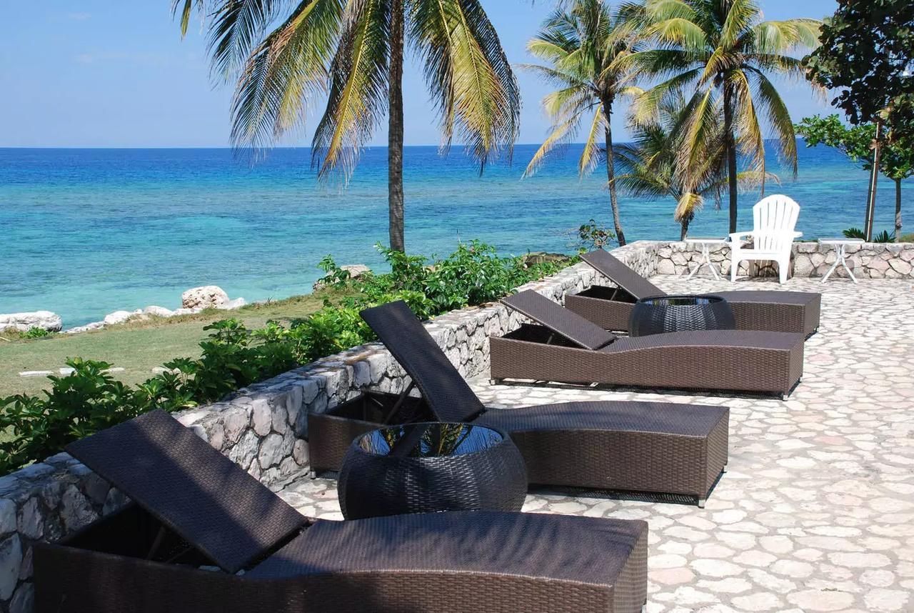 Family Complex Beside Beach W/Pool Montego Bay #1 المظهر الخارجي الصورة
