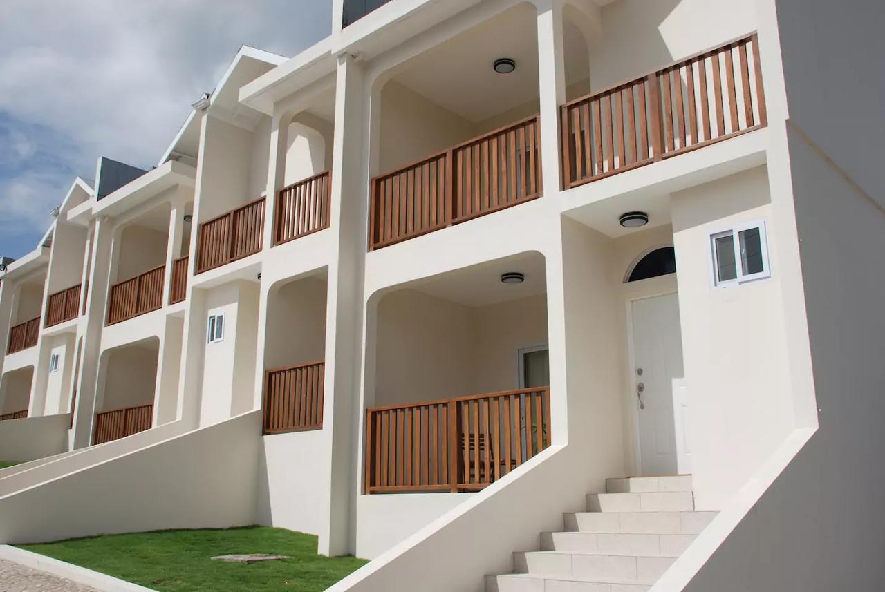Family Complex Beside Beach W/Pool Montego Bay #1 المظهر الخارجي الصورة