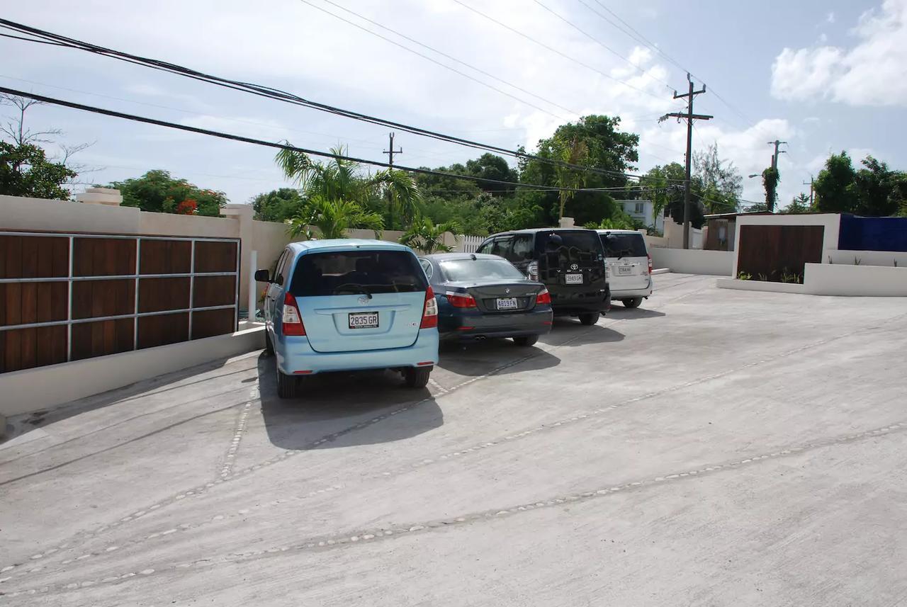 Family Complex Beside Beach W/Pool Montego Bay #1 المظهر الخارجي الصورة